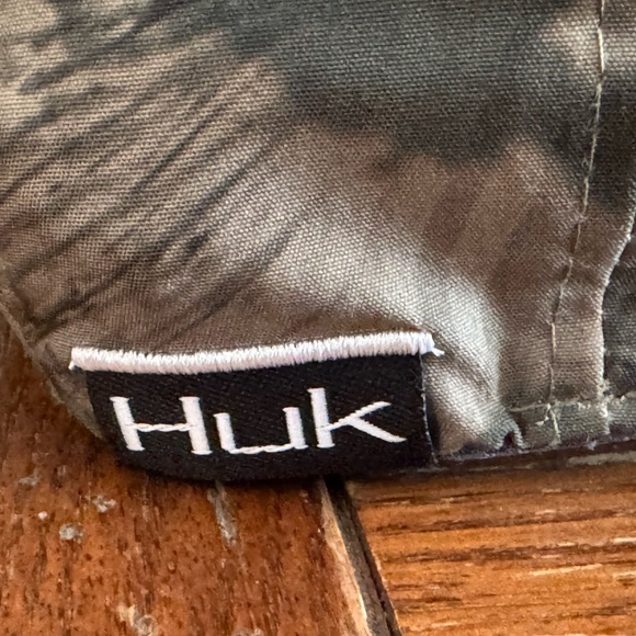 HUK Women’s SnapBack Trucker Hat Volcanic Ash One Size Hunting Fishing Outdoors - Picture 6 of 9